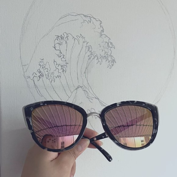 Quay Australia Accessories - QUAY Reflective Mirrored Sunglasses